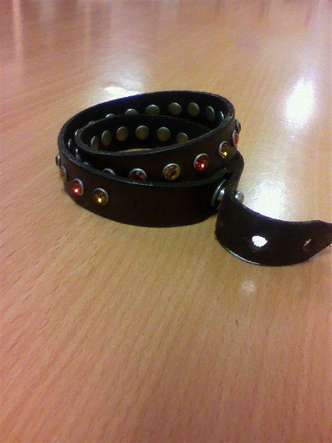 LED RECHWE ジルコニアリストベルト レッド×イエロー 極美品 < 男性アクセサリー/時計  LED RECHWE ジルコニアリストベルト レッド×イエロー 極美品 < 男性アクセサリー/時計の