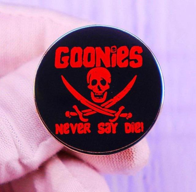 新品 グーニーズ The Goonies ピンブローチ ピンバッジ ピンズ < ホビー 新品 グーニーズ The Goonies ピンブローチ ピンバッジ ピンズ < ホビーの