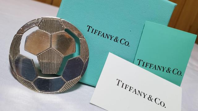 正規 ティファニー T&Co クラシック サッカーボールモチーフSV マネークリップ 財布 札入れ 栞 付属有 ペーパーウォレット < ブランド  正規 ティファニー T&Co クラシック サッカーボールモチーフSV マネークリップ 財布 札入れ 栞 付属有 ペーパーウォレット < ブランドの
