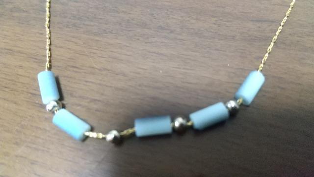 ゴールド★ブルー系トップスのネックレス★美品です! < 女性アクセサリー/時計  ゴールド★ブルー系トップスのネックレス★美品です! < 女性アクセサリー/時計の