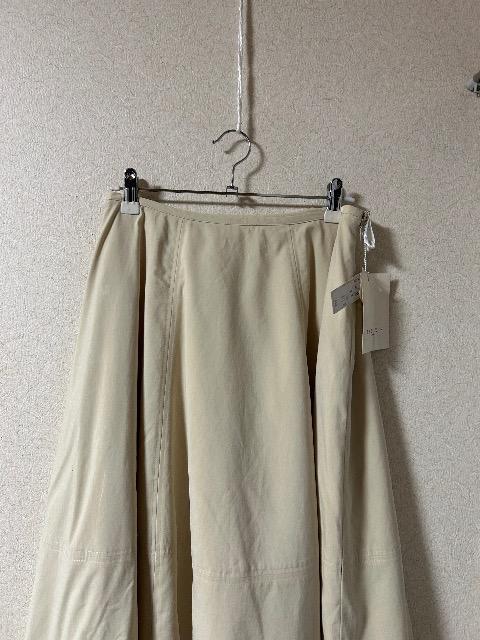 1.6万新品タグ付きPRESSE PINORE★フレアスカート < 女性ファッション 1.6万新品タグ付きPRESSE PINORE★フレアスカート < 女性ファッションの