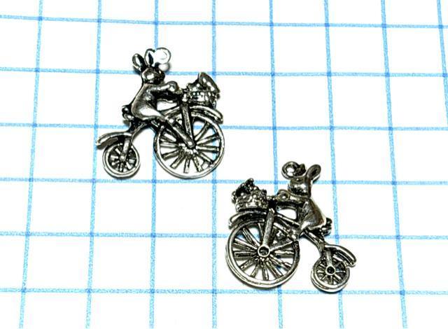 5049 半立体 自転車に乗った兎さん 銀古美 3個 アンティーク細工 金属パーツ アクセサリーチャーム ハンドメイド材料 < ペット/手芸/園芸 5049 半立体 自転車に乗った兎さん 銀古美 3個 アンティーク細工 金属パーツ アクセサリーチャーム ハンドメイド材料 < ペット/手芸/園芸の