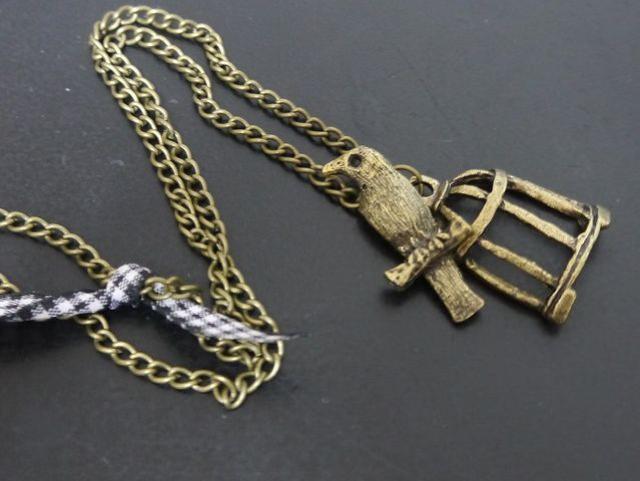 新品 ゴスロリ姫系アンティーク調鳥さんネックレス < 女性アクセサリー/時計  新品 ゴスロリ姫系アンティーク調鳥さんネックレス  < 女性アクセサリー/時計の