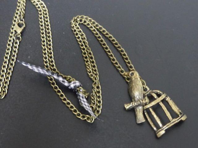 新品 ゴスロリ姫系アンティーク調鳥さんネックレス < 女性アクセサリー/時計  新品 ゴスロリ姫系アンティーク調鳥さんネックレス < 女性アクセサリー/時計の