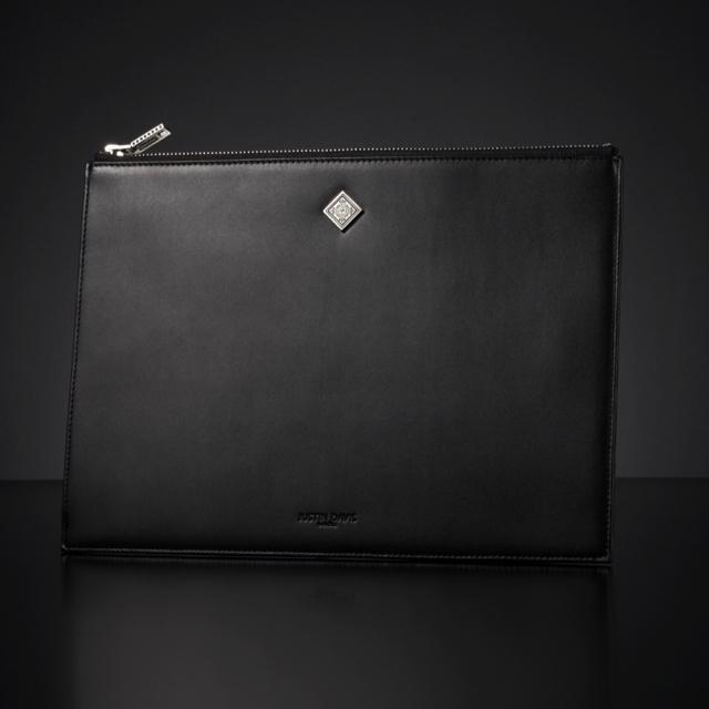 新品◆JUSTIN DAVIS◆ELITL LEATHER TABLET CASE◆レザーバック◆定価63,800円◆ < ブランド  新品◆JUSTIN DAVIS◆ELITL LEATHER TABLET CASE◆レザーバック◆定価63,800円◆  < ブランドの