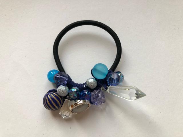ハンドメイド ヘアゴム キラキラビーズ盛り盛り♪ ブルー < 女性ファッション  ハンドメイド ヘアゴム キラキラビーズ盛り盛り♪ ブルー < 女性ファッションの