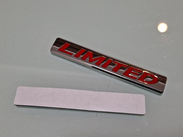 ●LIMITED リミテッド クロームメッキ&REDカラー メタル製 凹凸仕様エンブレム! < 自動車/バイク ●LIMITED リミテッド クロームメッキ&REDカラー メタル製 凹凸仕様エンブレム! < 自動車/バイク