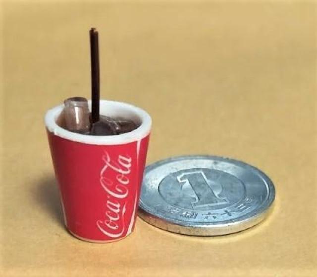 ミニチュア★コカコーラ★紙コップ★ドールハウスに★ < おもちゃ  ミニチュア★コカコーラ★紙コップ★ドールハウスに★  < おもちゃの