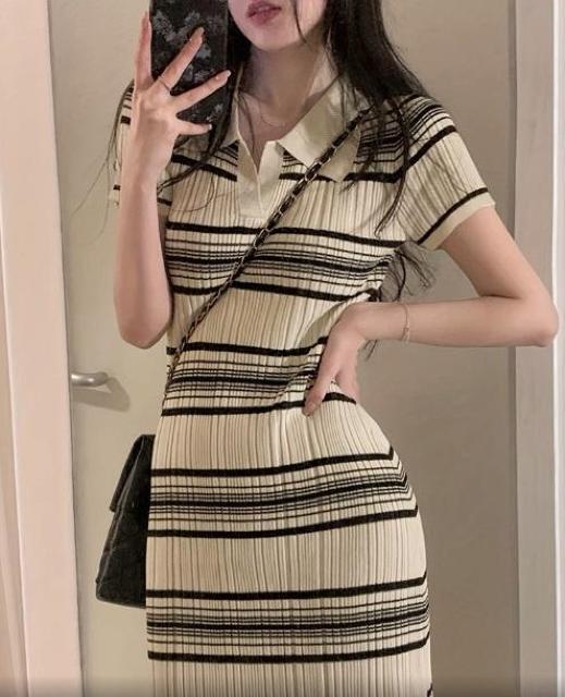 超お買い得2090円★レディースVネックストライプドレス - スリムフィットAラインセミシアーミディ丈 日本サイズM < 女性ファッション  超お買い得2090円★レディースVネックストライプドレス - スリムフィットAラインセミシアーミディ丈 日本サイズM  < 女性ファッションの