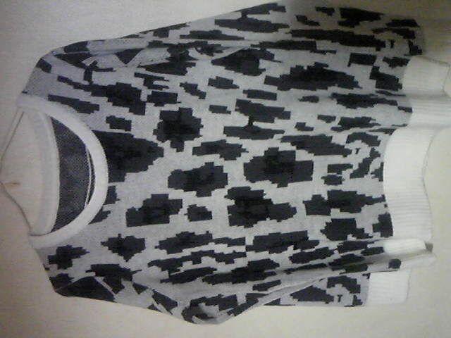 ゆったりセーター/白×黒/M < 女性ファッション ゆったりセーター/白×黒/M < 女性ファッションの