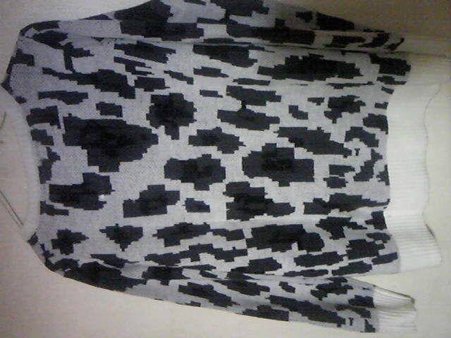 ゆったりセーター/白×黒/M < 女性ファッション ゆったりセーター/白×黒/M < 女性ファッションの