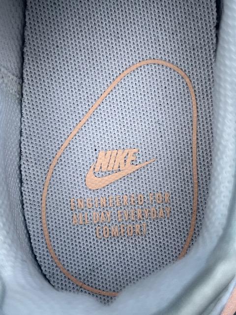 NIKEエアーMAXアクシス < 女性ファッション  NIKEエアーMAXアクシス < 女性ファッションの