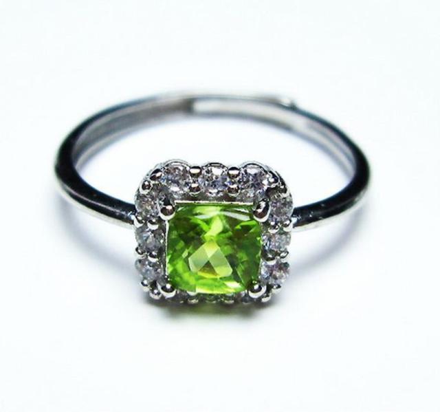 【SALE価格】ペリドットリング サイズ調整可能タイプ 管理番号382 < 女性アクセサリー/時計 【SALE価格】ペリドットリング サイズ調整可能タイプ 管理番号382 < 女性アクセサリー/時計の