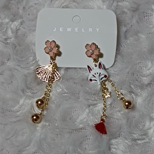 新品★狐チャーム付非対称ピアス < 女性アクセサリー/時計  新品★狐チャーム付非対称ピアス < 女性アクセサリー/時計の