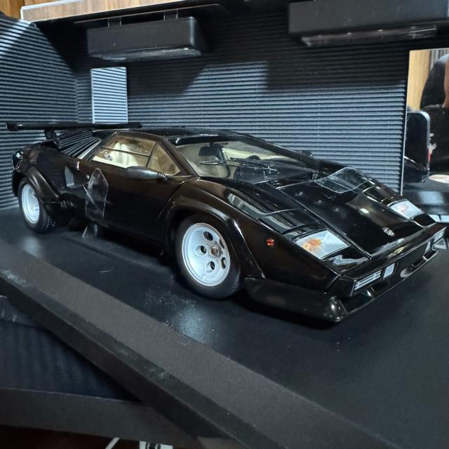 絶版未展示品 京商 1/18 ランボルギーニ カウンタックLP400 ブラック < ホビー  絶版未展示品 京商 1/18 ランボルギーニ カウンタックLP400 ブラック  < ホビーの