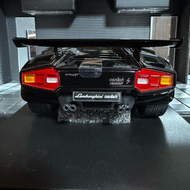 絶版未展示品 京商 1/18 ランボルギーニ カウンタックLP400 ブラック < ホビー  絶版未展示品 京商 1/18 ランボルギーニ カウンタックLP400 ブラック < ホビーの