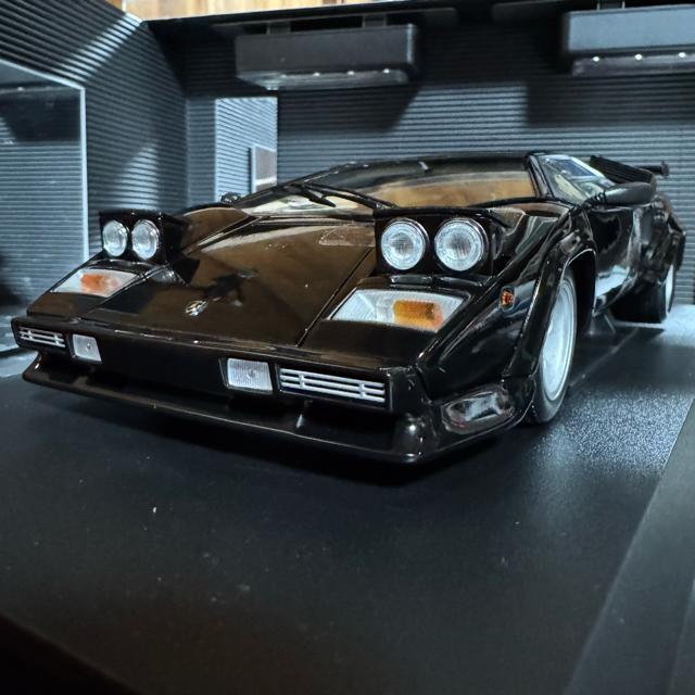 絶版未展示品 京商 1/18 ランボルギーニ カウンタックLP400 ブラック < ホビー  絶版未展示品 京商 1/18 ランボルギーニ カウンタックLP400 ブラック < ホビーの