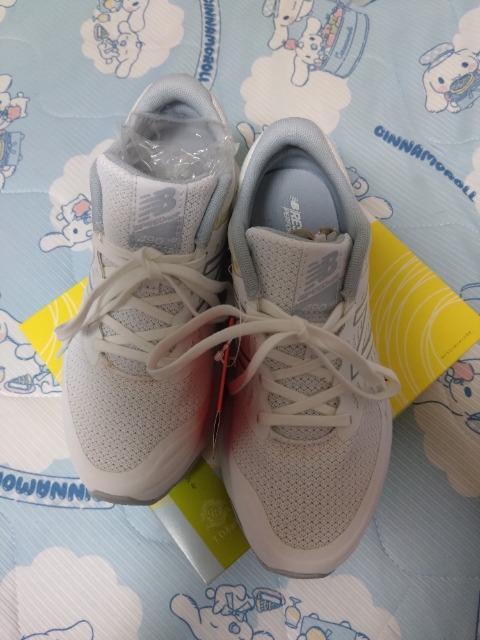 新品new balanceランニングシューズ22.5 < 女性ファッション 新品new balanceランニングシューズ22.5 < 女性ファッションの