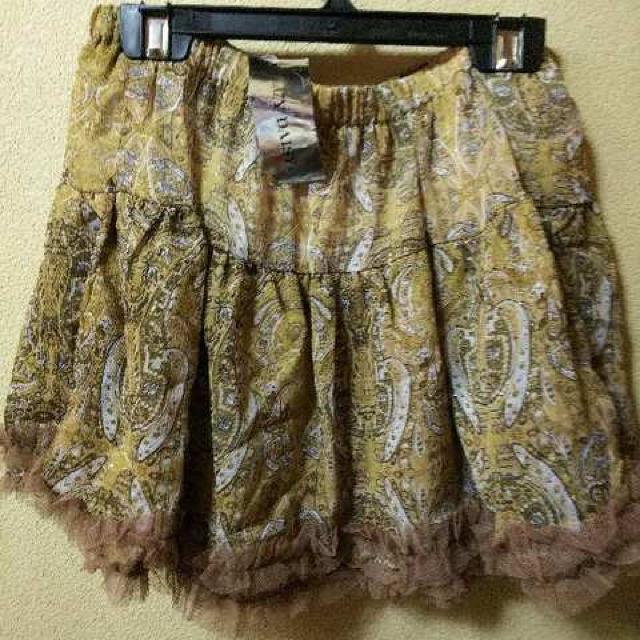 LAZY DAISY新品タグ付★シフォン2段ティアードミニスカ < 女性ファッション  LAZY DAISY新品タグ付★シフォン2段ティアードミニスカ < 女性ファッションの