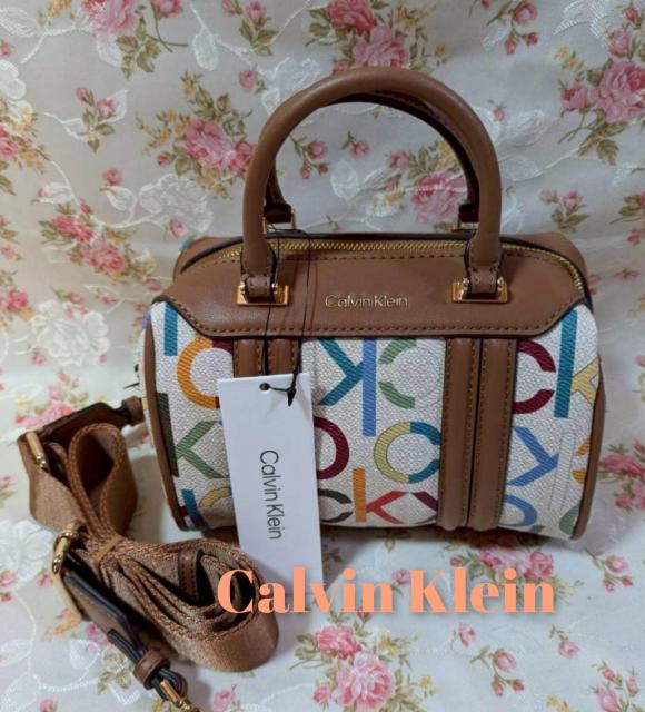 yCalvin KleinzmO ~j{XgobO V_[obO Ki   uh 