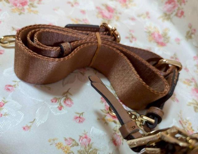 yCalvin KleinzmO ~j{XgobO V_[obO Ki  uh 