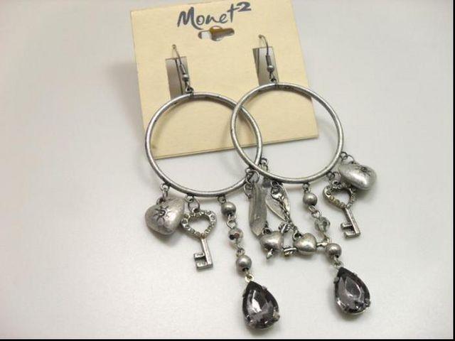 新品monetアンティーク調ドレスパーティピアス < 女性アクセサリー/時計 新品monetアンティーク調ドレスパーティピアス < 女性アクセサリー/時計の