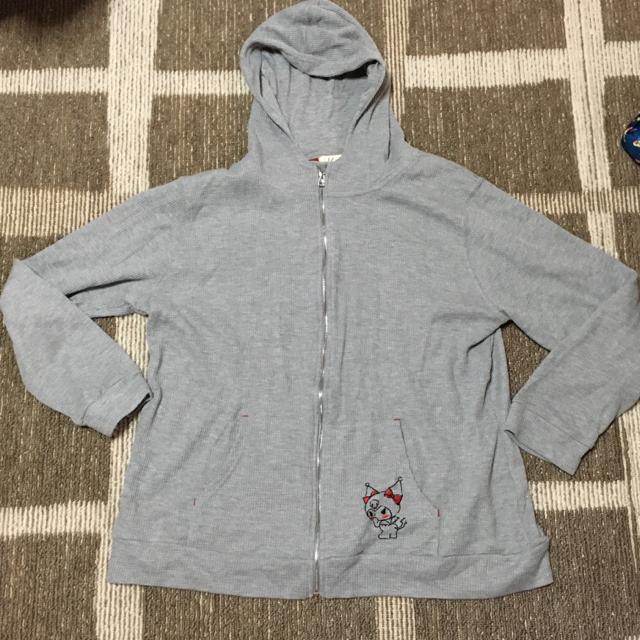 サンリオ・クロミ刺繍ワッフル素材ジップアップパーカー < 女性ファッション サンリオ・クロミ刺繍ワッフル素材ジップアップパーカー < 女性ファッションの