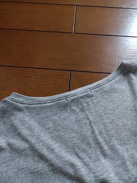 theory★シンプルVネック長袖トップス★ロンT★男女OK★バックtheoryロゴ入り★セオリー★送料無料★ < 男性ファッション  theory★シンプルVネック長袖トップス★ロンT★男女OK★バックtheoryロゴ入り★セオリー★送料無料★ < 男性ファッションの