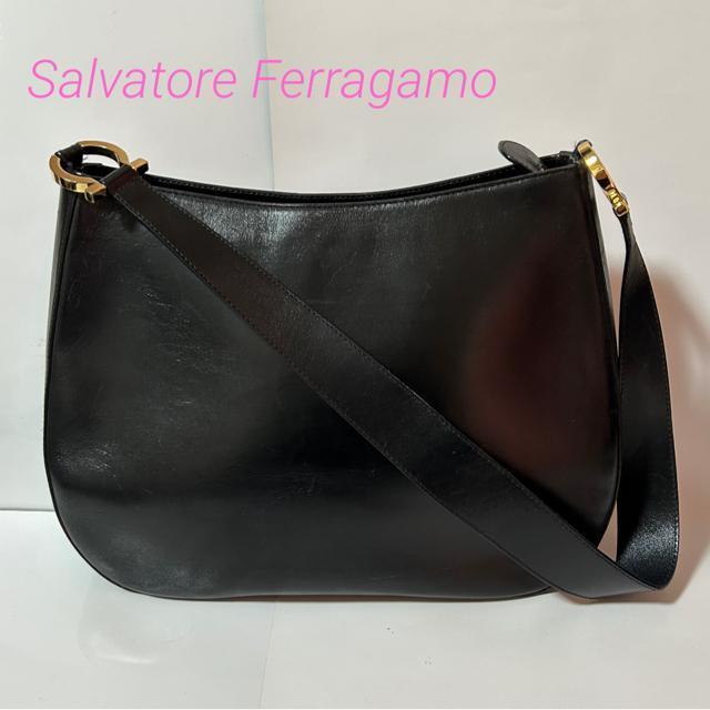 Salvatore Ferragamo フェラガモ ガンチーニ ショルダーバッグ AQ-21 8162 ブラック < ブランド Salvatore Ferragamo フェラガモ ガンチーニ ショルダーバッグ AQ-21 8162 ブラック < ブランドの
