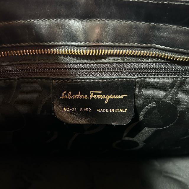 Salvatore Ferragamo フェラガモ ガンチーニ ショルダーバッグ AQ-21 8162 ブラック < ブランド Salvatore Ferragamo フェラガモ ガンチーニ ショルダーバッグ AQ-21 8162 ブラック < ブランドの