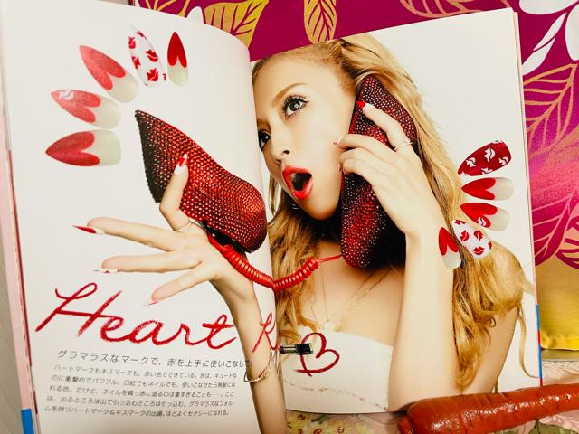 浜崎あゆみ初のネイル本 AYU HEART NAIL BOOK < タレントグッズ  浜崎あゆみ初のネイル本 AYU HEART NAIL BOOK < タレントグッズの