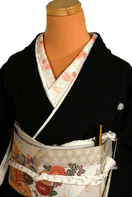 【最高級】新品同様 金駒シシュウ 比翼付 黒留袖・袋帯5点セット 身丈152cm 裄丈63.5cm 長さ439cm T3445 < 女性ファッション  【最高級】新品同様 金駒シシュウ 比翼付 黒留袖・袋帯5点セット 身丈152cm 裄丈63.5cm 長さ439cm T3445 < 女性ファッションの