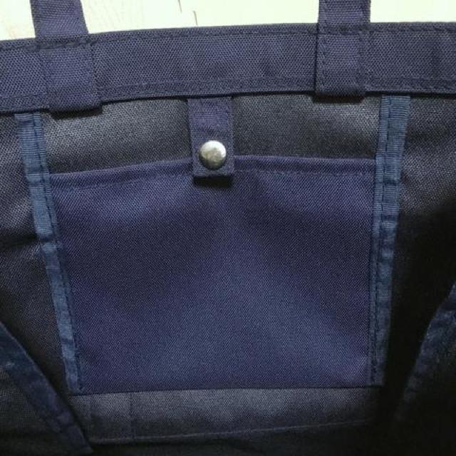 【美品】ナイロントートバッグ/ネイビー/A4サイズOK < 女性ファッション  【美品】ナイロントートバッグ/ネイビー/A4サイズOK < 女性ファッションの