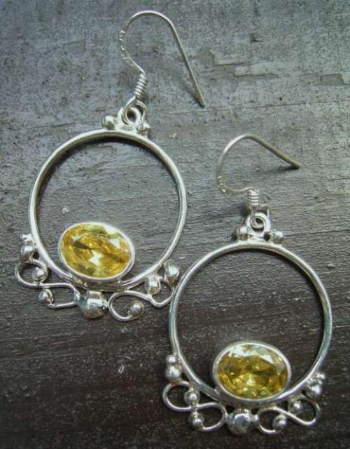 即決!ジルコニアシルバーロングピアス*イエロー* < 女性アクセサリー/時計 即決!ジルコニアシルバーロングピアス*イエロー* < 女性アクセサリー/時計の