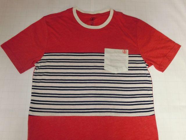 ボルコム【VOLCOM】ボーダー柄 ポケット付TシャツUS S < ブランド  ボルコム【VOLCOM】ボーダー柄 ポケット付TシャツUS S  < ブランドの