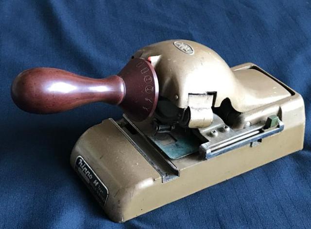 〇 手形・小切手等の印字機 NIPPO       CHECK  WRITER   ( ニッポー チェックライター) < インテリア/ライフ  〇 手形・小切手等の印字機 NIPPO       CHECK  WRITER   ( ニッポー チェックライター)  < インテリア/ライフの