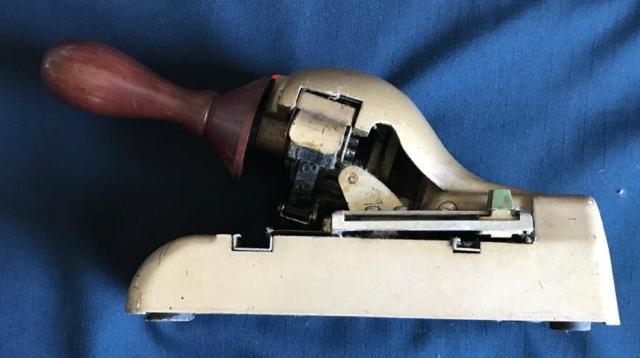 〇 手形・小切手等の印字機 NIPPO       CHECK  WRITER   ( ニッポー チェックライター) < インテリア/ライフ  〇 手形・小切手等の印字機 NIPPO       CHECK  WRITER   ( ニッポー チェックライター) < インテリア/ライフの