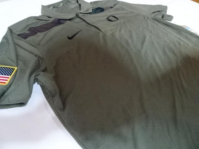 ナイキ【DRI FIT】オレゴン大学ダックス アメリカ国旗ワッペン付半袖ポロUS M < ブランド  ナイキ【DRI FIT】オレゴン大学ダックス アメリカ国旗ワッペン付半袖ポロUS M < ブランドの