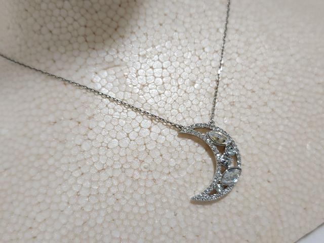 正規レア スワロフスキー クレセントムーン チェーンネックレス ビジュークリスタル オープンアート ハーフムーン 三日月 調節可 < 女性アクセサリー/時計  正規レア スワロフスキー クレセントムーン チェーンネックレス ビジュークリスタル オープンアート ハーフムーン 三日月 調節可  < 女性アクセサリー/時計の
