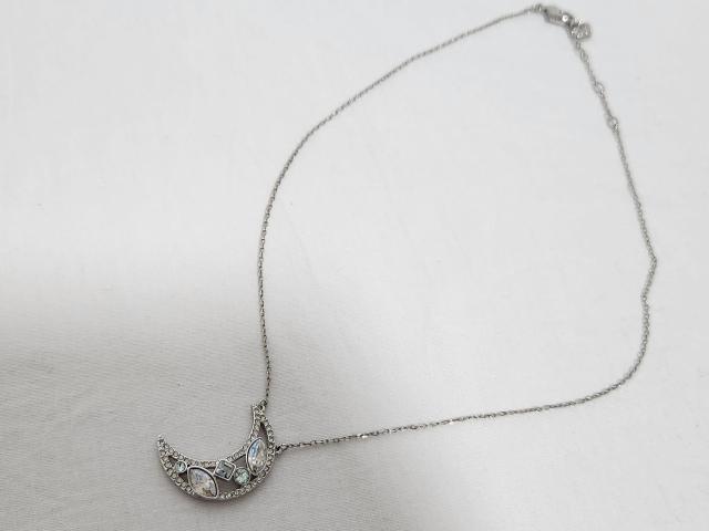 正規レア スワロフスキー クレセントムーン チェーンネックレス ビジュークリスタル オープンアート ハーフムーン 三日月 調節可 < 女性アクセサリー/時計  正規レア スワロフスキー クレセントムーン チェーンネックレス ビジュークリスタル オープンアート ハーフムーン 三日月 調節可 < 女性アクセサリー/時計の