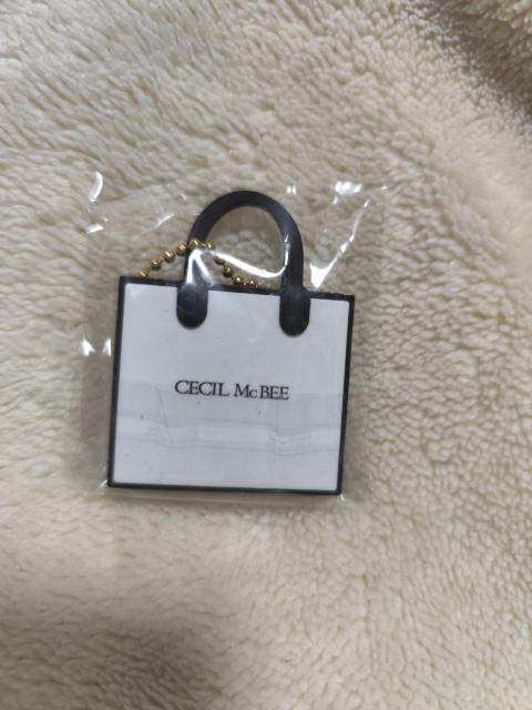 セシルマクビー CECIL McBEE ミニチュアショッパー ホワイト×ブラック < ブランド セシルマクビー CECIL McBEE ミニチュアショッパー ホワイト×ブラック < ブランドの