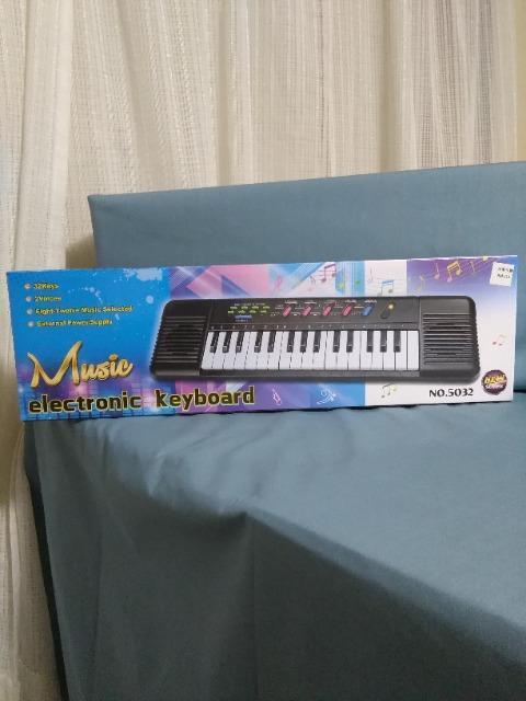 Music electronic key board < おもちゃ  Music electronic key board  < おもちゃの