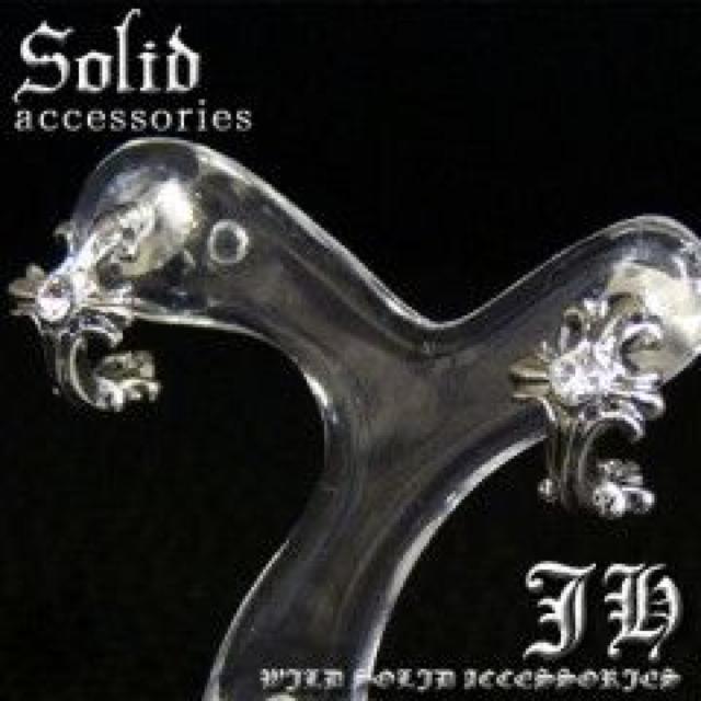 《New》<プラチナ>クロスフレア・ループ型*ピアス【シルバー】 < 男性アクセサリー/時計  《New》<プラチナ>クロスフレア・ループ型*ピアス【シルバー】 < 男性アクセサリー/時計の