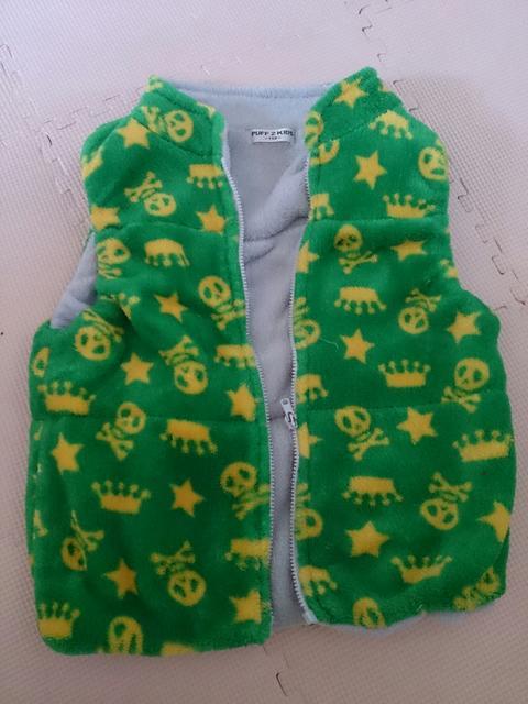 110 フリース表裏ダブルのベスト 美品 ドクロ < キッズ/ベビー 110 フリース表裏ダブルのベスト 美品 ドクロ < キッズ/ベビーの