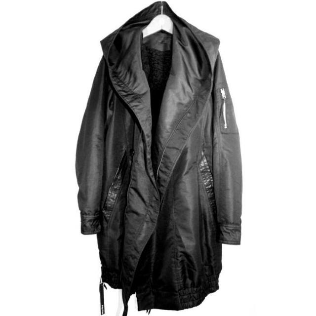 Vi KMRii P Hooded Monolith Coat 1  uh 