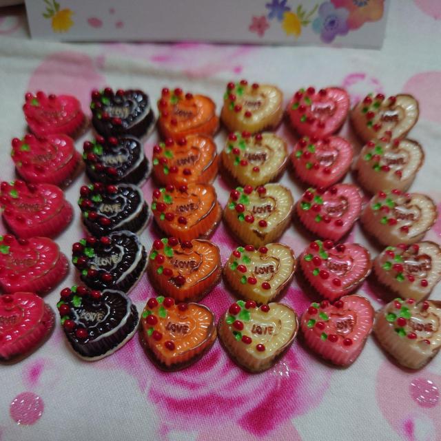 木の実乗せハートLoveロゴデコレーションケーキ6色30個 < 香水/コスメ/ネイル  木の実乗せハートLoveロゴデコレーションケーキ6色30個 < 香水/コスメ/ネイルの