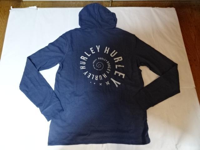 【HURLEY】 バックプリントあり フード ポケット付 サーマル素材  ロングスリーブTシャツUS M < ブランド  【HURLEY】 バックプリントあり フード ポケット付 サーマル素材  ロングスリーブTシャツUS M < ブランドの