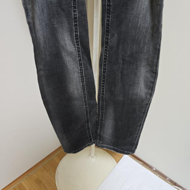 DIESEL�@�f�B�[�[���@�O���[ �X�g���[�g�f�j���p���c�@28 �� �u�����h�� 