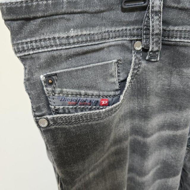 DIESEL�@�f�B�[�[���@�O���[ �X�g���[�g�f�j���p���c�@28 �� �u�����h�� 