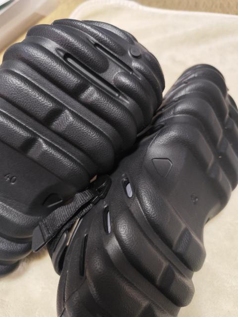 男女兼用 ストラップ付 2WAY サンダル クロッグシューズ ブラック 軽量 < ブランド 男女兼用 ストラップ付 2WAY サンダル クロッグシューズ ブラック 軽量 < ブランドの